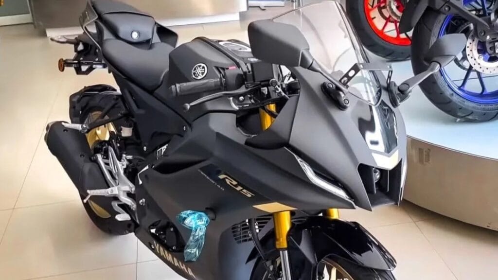 R15 V4 2025
